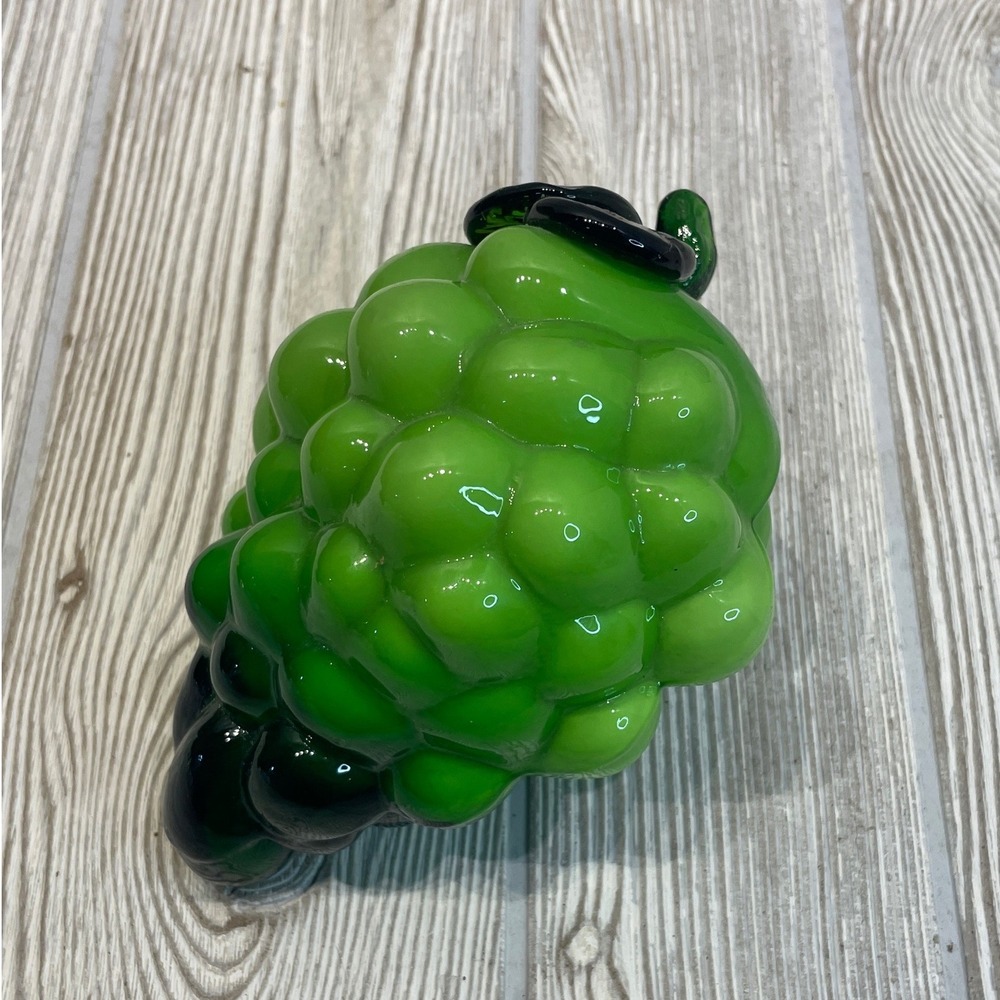 VTG Green Art Glass Grape Cluster Paperweight Figurine Hand Blown Decor Grapes